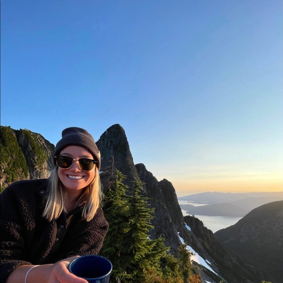 Meet your Posher, Dayna - Picture 1 of 1